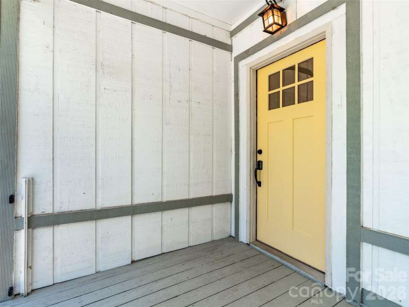 125 Edwards Avenue, Swannanoa, NC 28778.  MLS# CAR4384227, YatesRealty ID 29707. 