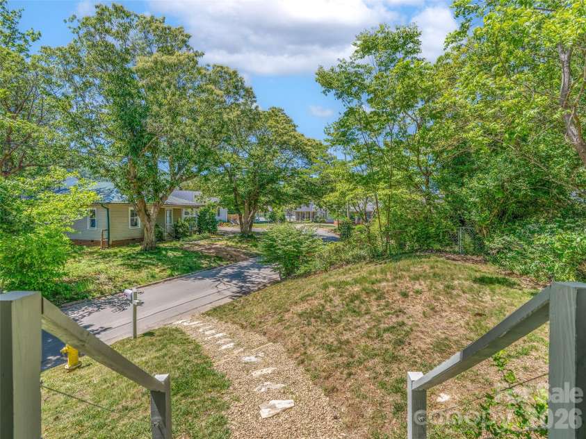 125 Edwards Avenue, Swannanoa, NC 28778.  MLS# CAR4384227, YatesRealty ID 29707. 