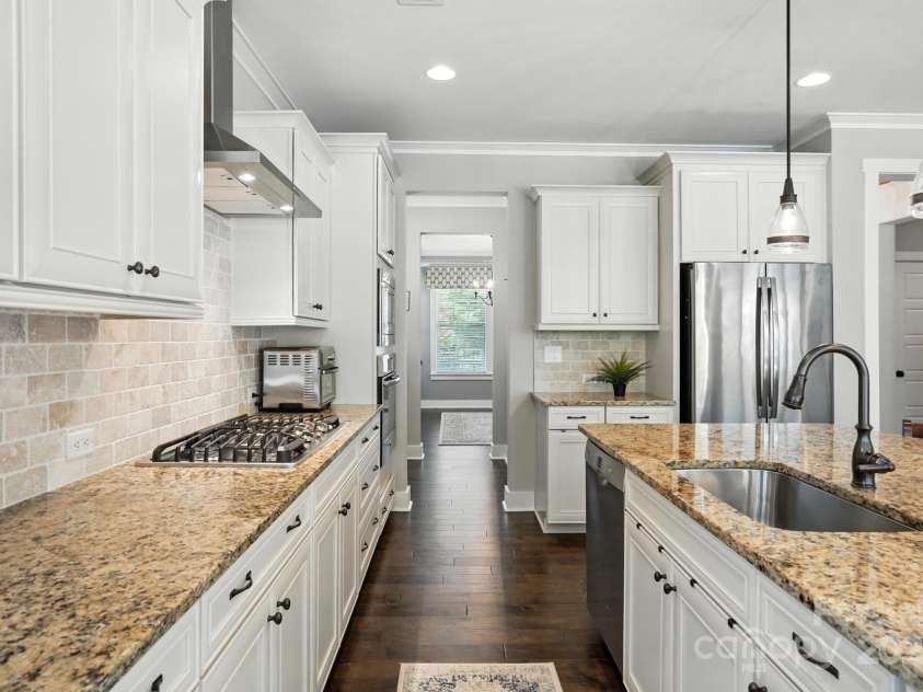 12111 Grey Partridge Drive, Charlotte, NC 28278.  MLS# CAR4285423, YatesRealty ID 29709. 