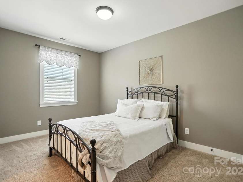 12111 Grey Partridge Drive, Charlotte, NC 28278.  MLS# CAR4285423, YatesRealty ID 29709. 