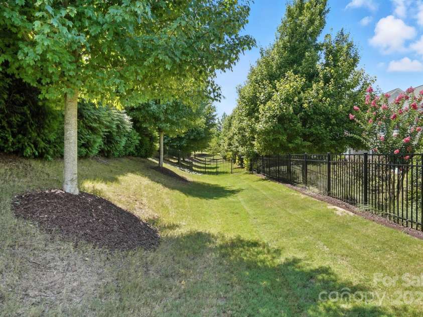 12111 Grey Partridge Drive, Charlotte, NC 28278.  MLS# CAR4285423, YatesRealty ID 29709. 