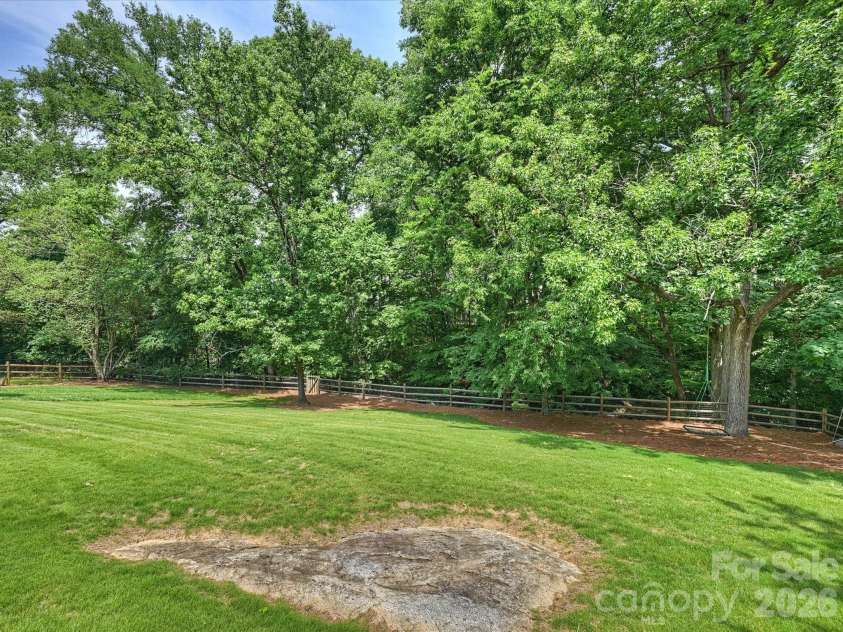 3731 Ashton Drive, Charlotte, NC 28210.  MLS# CAR4391507, YatesRealty ID 29710. Backyard