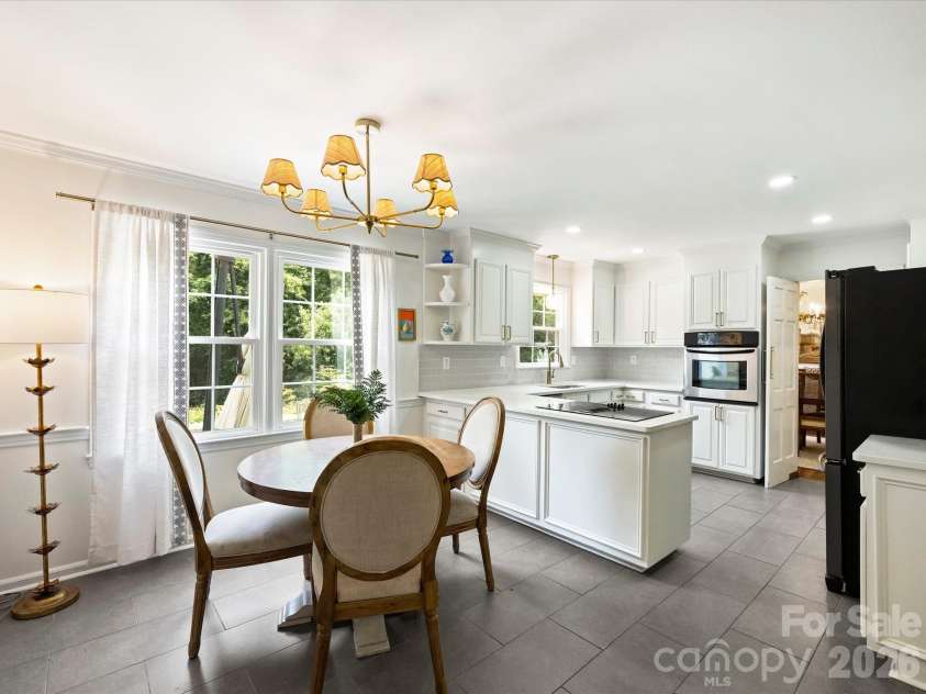 3731 Ashton Drive, Charlotte, NC 28210.  MLS# CAR4391507, YatesRealty ID 29710. Breakfast Area