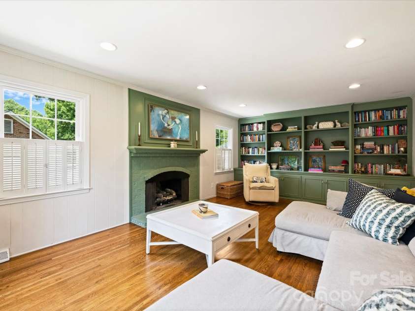 3731 Ashton Drive, Charlotte, NC 28210.  MLS# CAR4391507, YatesRealty ID 29710. Family Room