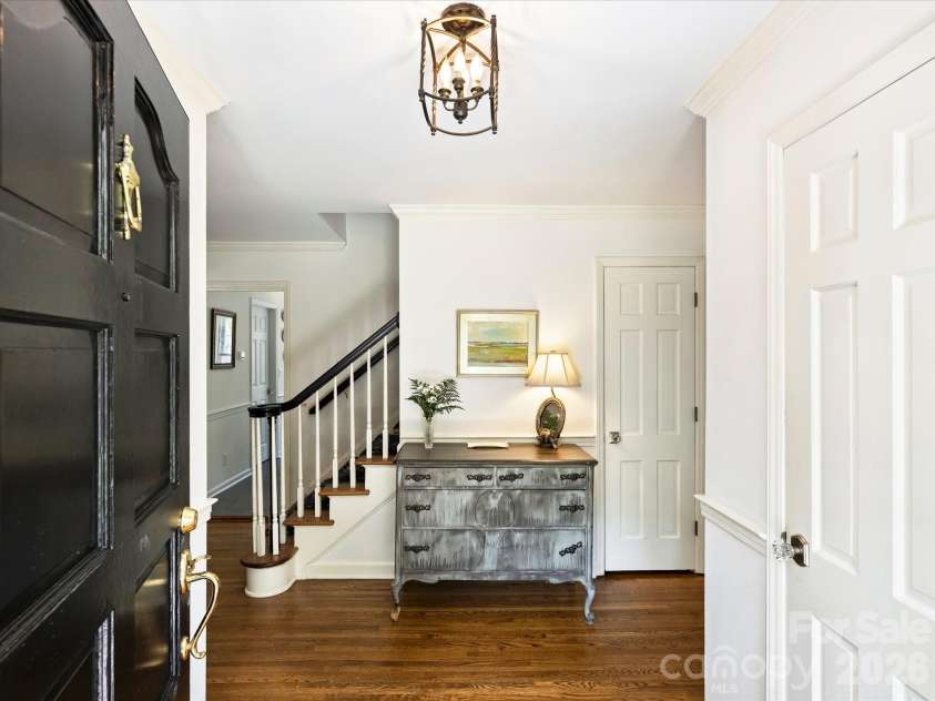 3731 Ashton Drive, Charlotte, NC 28210.  MLS# CAR4391507, YatesRealty ID 29710. Foyer