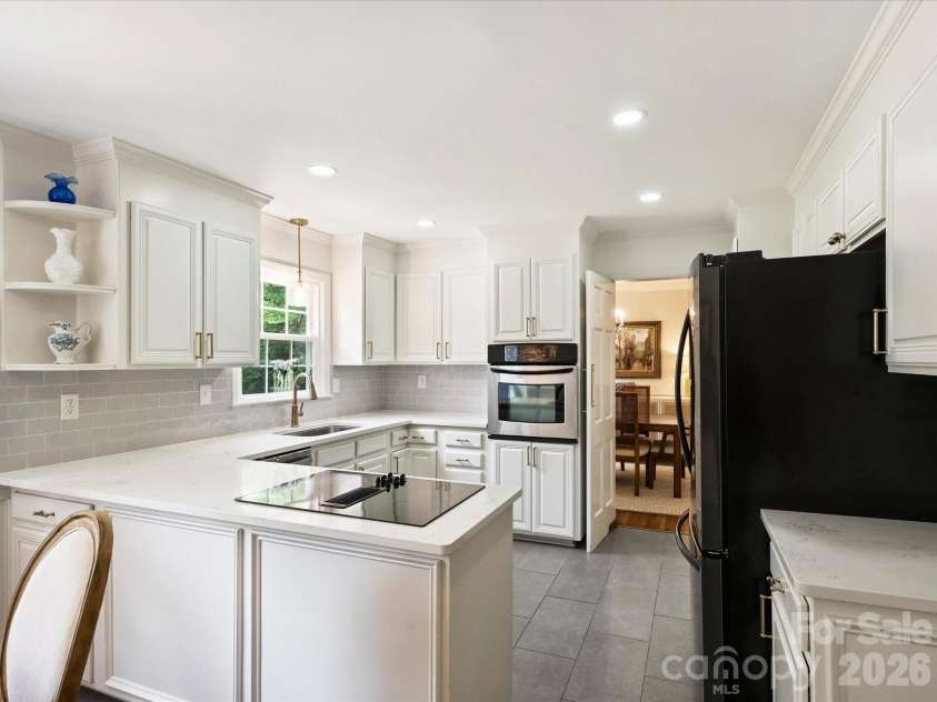 3731 Ashton Drive, Charlotte, NC 28210.  MLS# CAR4391507, YatesRealty ID 29710. Kitchen