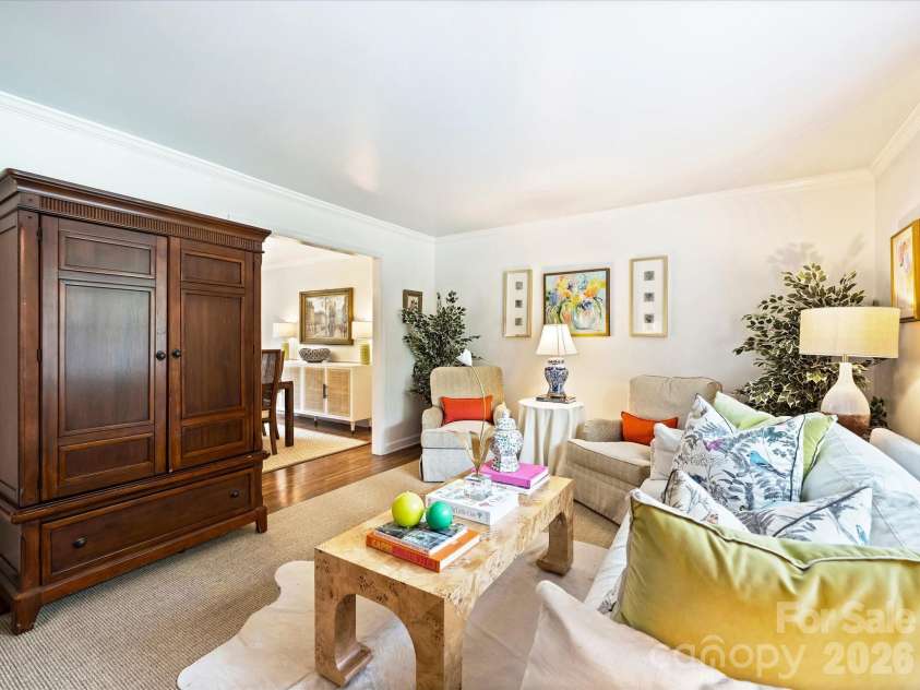 3731 Ashton Drive, Charlotte, NC 28210.  MLS# CAR4391507, YatesRealty ID 29710. Living Room
