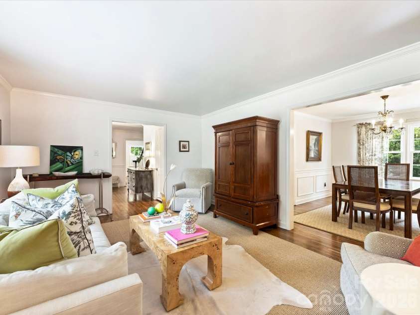 3731 Ashton Drive, Charlotte, NC 28210.  MLS# CAR4391507, YatesRealty ID 29710. Living Room