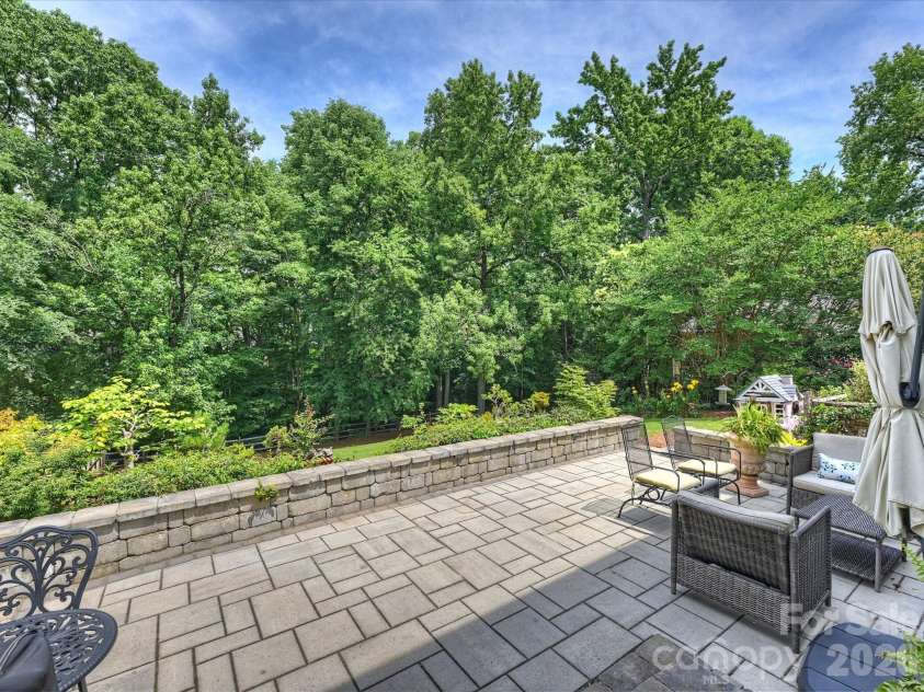 3731 Ashton Drive, Charlotte, NC 28210.  MLS# CAR4391507, YatesRealty ID 29710. Patio