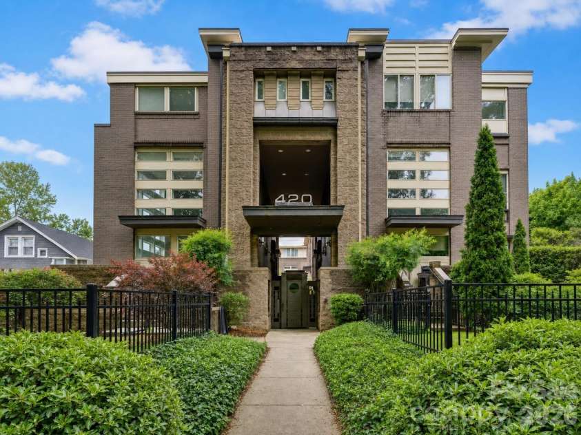 420 Queens Road, Charlotte, NC 28207.  MLS# CAR4386361, YatesRealty ID 29711. 