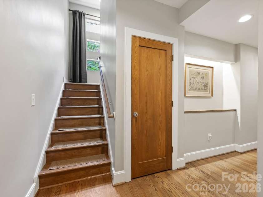 420 Queens Road, Charlotte, NC 28207.  MLS# CAR4386361, YatesRealty ID 29711. 