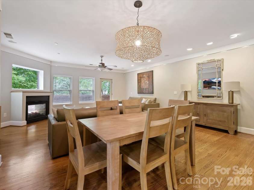 420 Queens Road, Charlotte, NC 28207.  MLS# CAR4386361, YatesRealty ID 29711. 