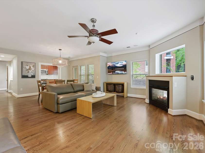 420 Queens Road, Charlotte, NC 28207.  MLS# CAR4386361, YatesRealty ID 29711. 