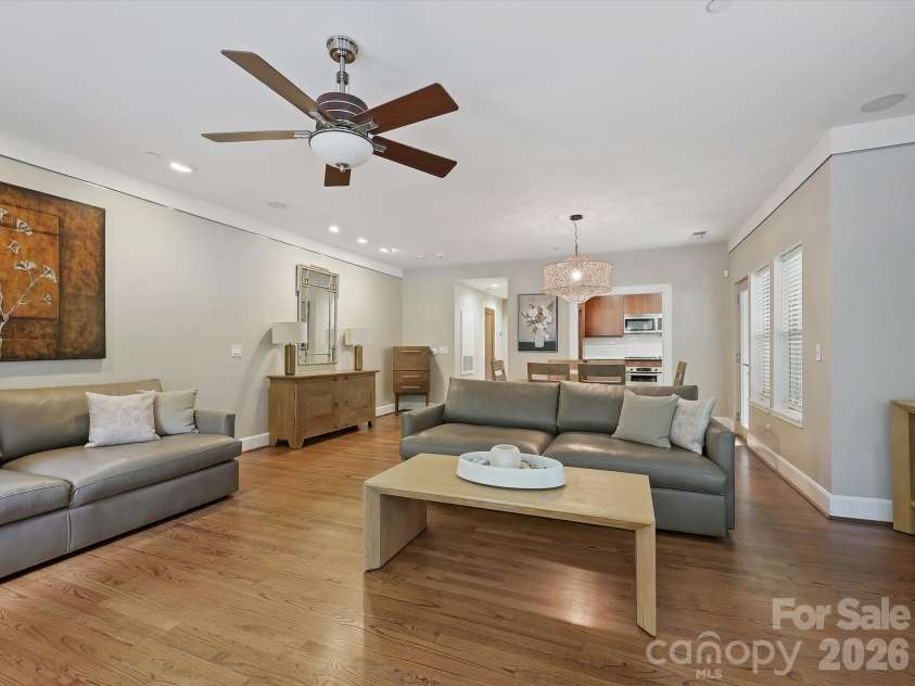 420 Queens Road, Charlotte, NC 28207.  MLS# CAR4386361, YatesRealty ID 29711. 