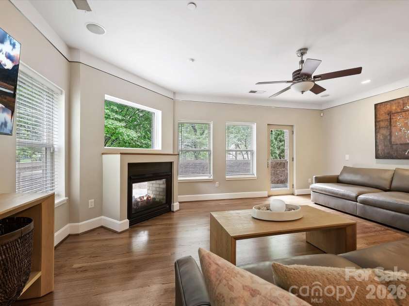 420 Queens Road, Charlotte, NC 28207.  MLS# CAR4386361, YatesRealty ID 29711. 
