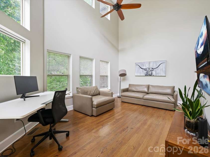 420 Queens Road, Charlotte, NC 28207.  MLS# CAR4386361, YatesRealty ID 29711. 