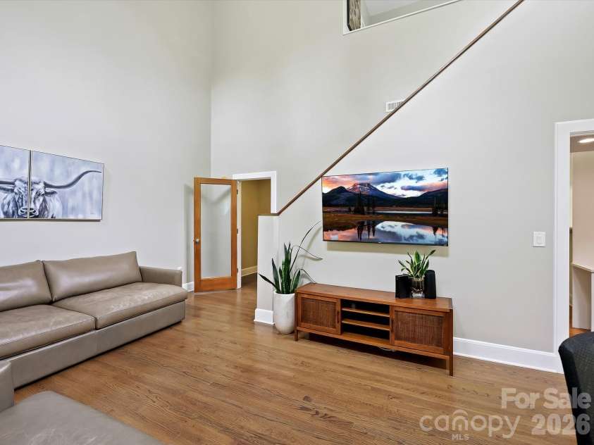 420 Queens Road, Charlotte, NC 28207.  MLS# CAR4386361, YatesRealty ID 29711. 