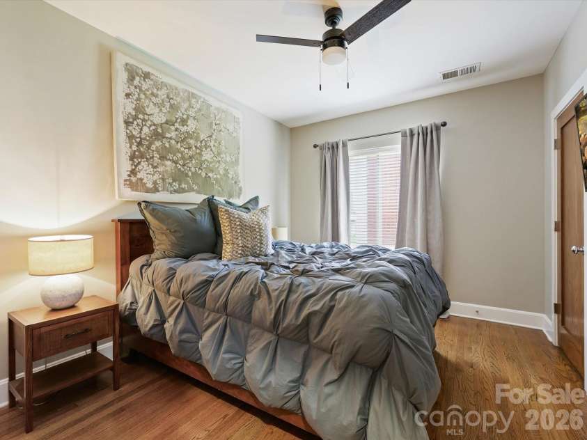 420 Queens Road, Charlotte, NC 28207.  MLS# CAR4386361, YatesRealty ID 29711. 