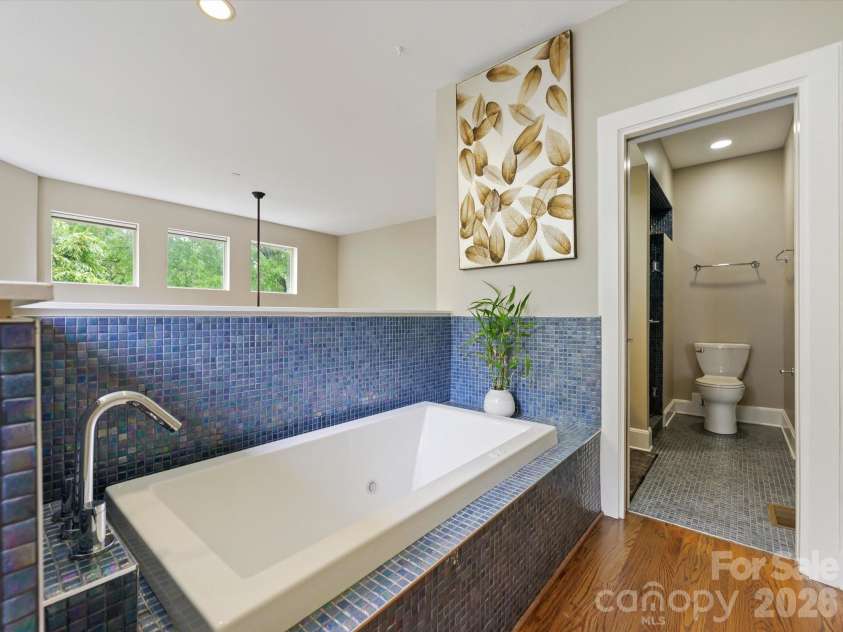 420 Queens Road, Charlotte, NC 28207.  MLS# CAR4386361, YatesRealty ID 29711. 