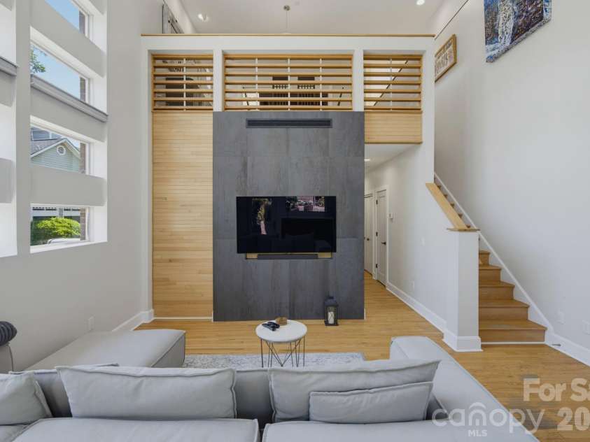 420 Queens Road, Charlotte, NC 28207.  MLS# CAR4394892, YatesRealty ID 29711. 
