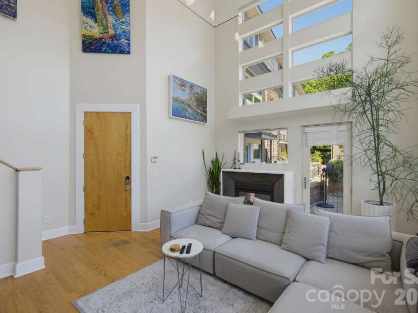 420 Queens Road, Charlotte, NC 28207.  MLS# CAR4394892, YatesRealty ID 29711. 