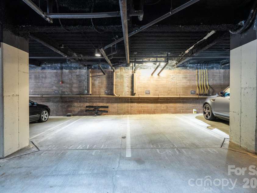 420 Queens Road, Charlotte, NC 28207.  MLS# CAR4394892, YatesRealty ID 29711. 