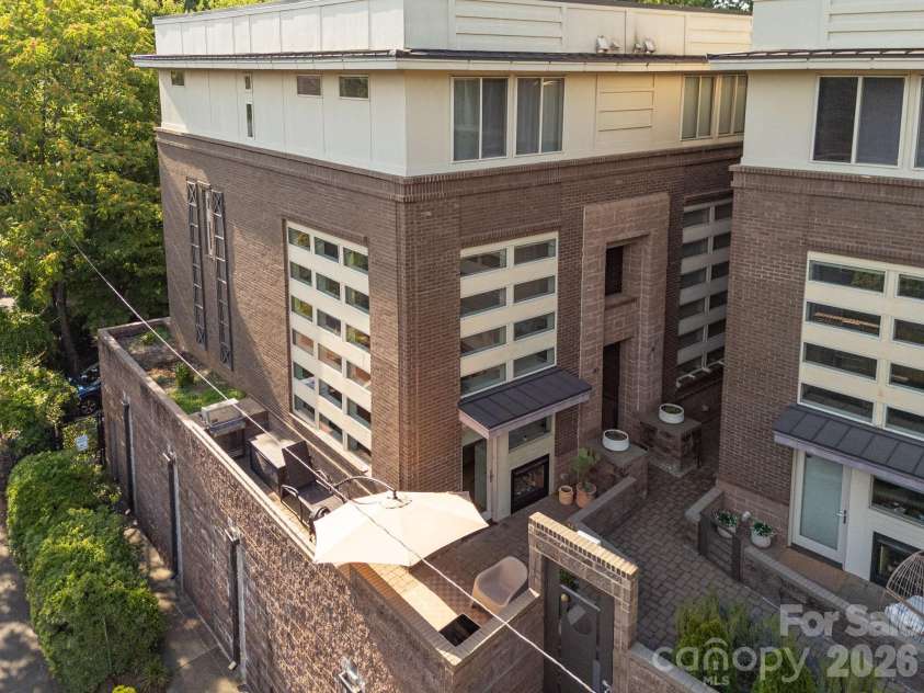 420 Queens Road, Charlotte, NC 28207.  MLS# CAR4394892, YatesRealty ID 29711. 