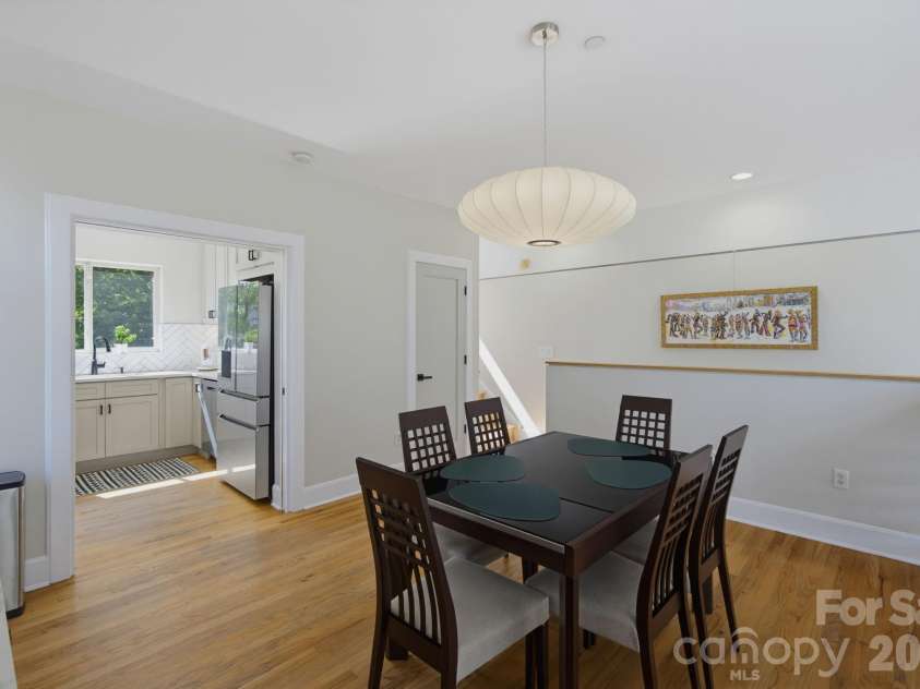 420 Queens Road, Charlotte, NC 28207.  MLS# CAR4394892, YatesRealty ID 29711. Dining area on second level