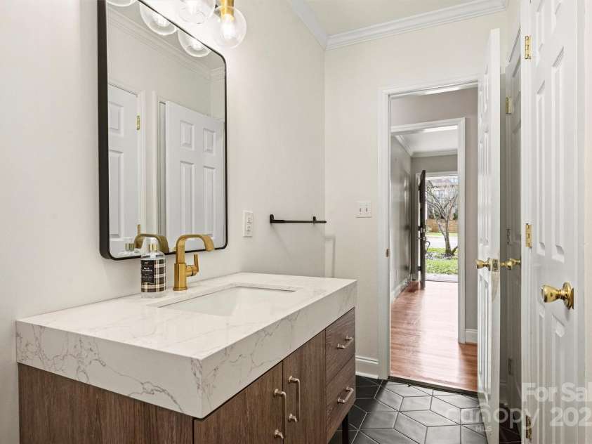 741 McAlway Road, Charlotte, NC 28211.  MLS# CAR4212635, YatesRealty ID 29711. 