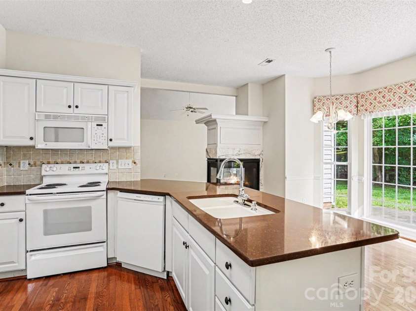 3365 Garrett Drive, Concord, NC 28027.  MLS# CAR4387307, YatesRealty ID 29712. Spacious Kitchen