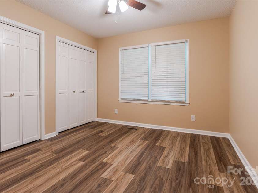 6108 Gold Creek Estate Drive, Hickory, NC 28601.  MLS# CAR4221406, YatesRealty ID 29712. 