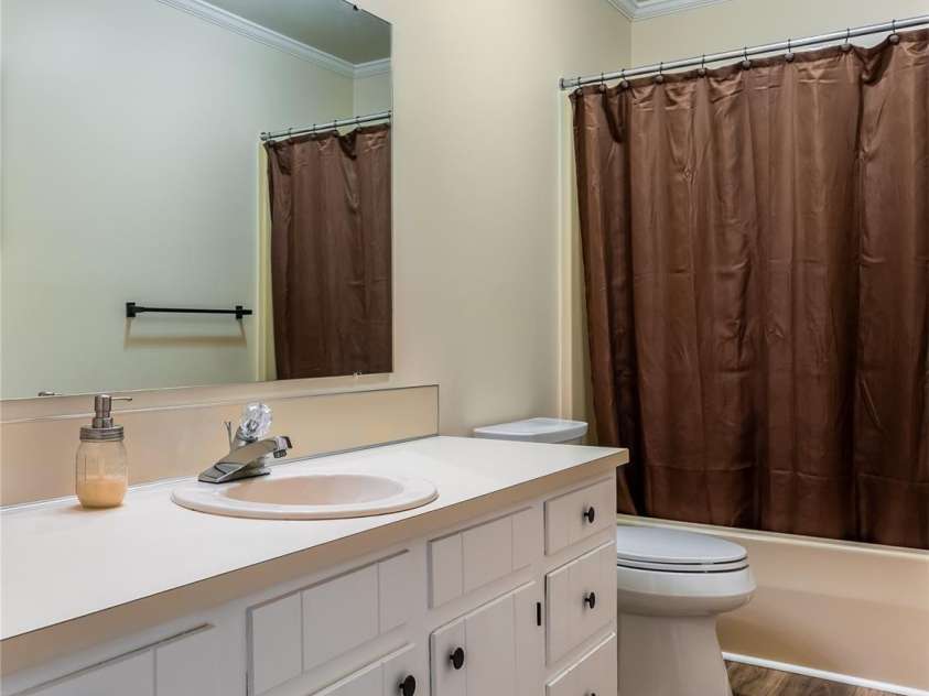 6108 Gold Creek Estate Drive, Hickory, NC 28601.  MLS# CAR4221406, YatesRealty ID 29712. 