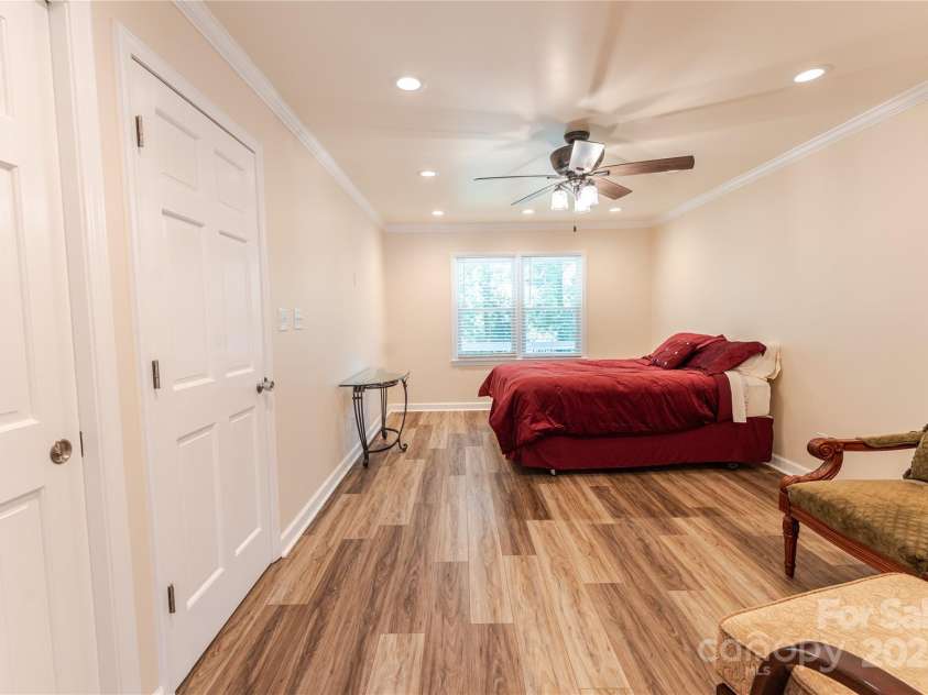 6108 Gold Creek Estate Drive, Hickory, NC 28601.  MLS# CAR4221406, YatesRealty ID 29712. 