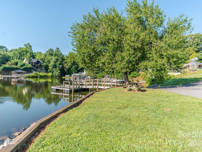 6108 Gold Creek Estate Drive, Hickory, NC 28601.  MLS# CAR4221406, YatesRealty ID 29712. 