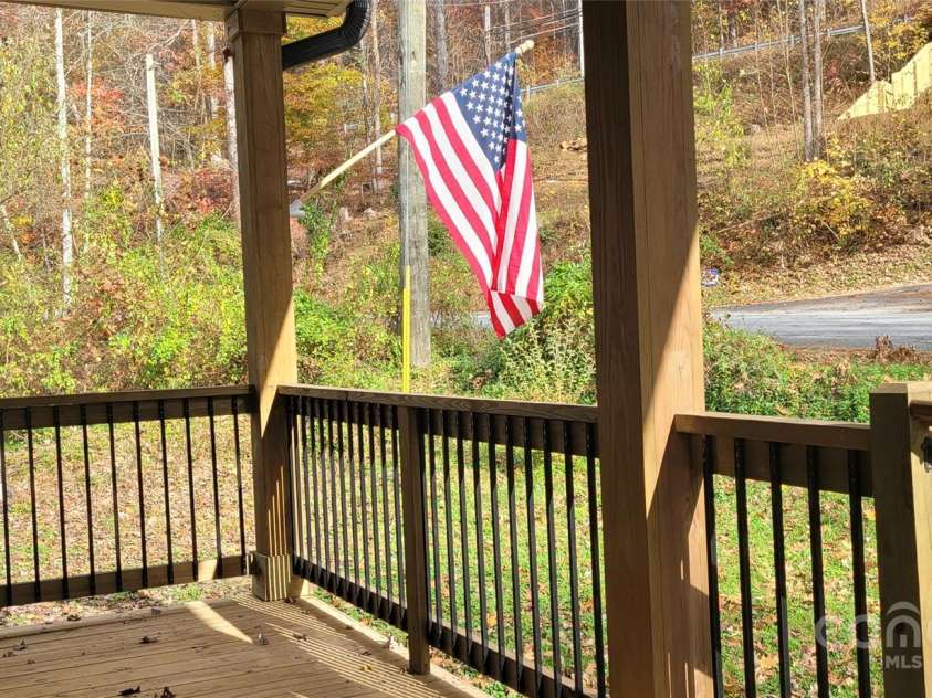 132 Connestee Road, Brevard, NC 28712.  MLS# CAR4263922, YatesRealty ID 29713. 