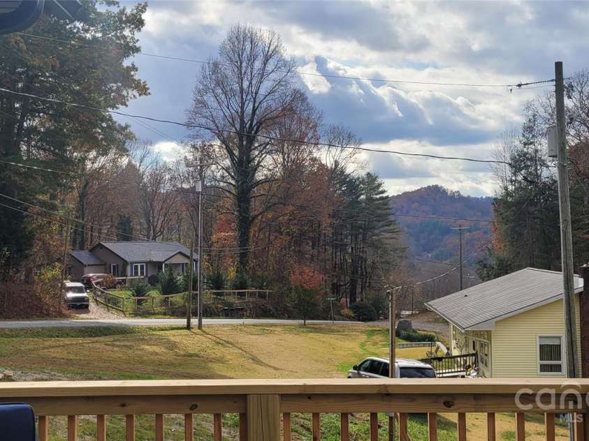 132 Connestee Road, Brevard, NC 28712.  MLS# CAR4263922, YatesRealty ID 29713. 