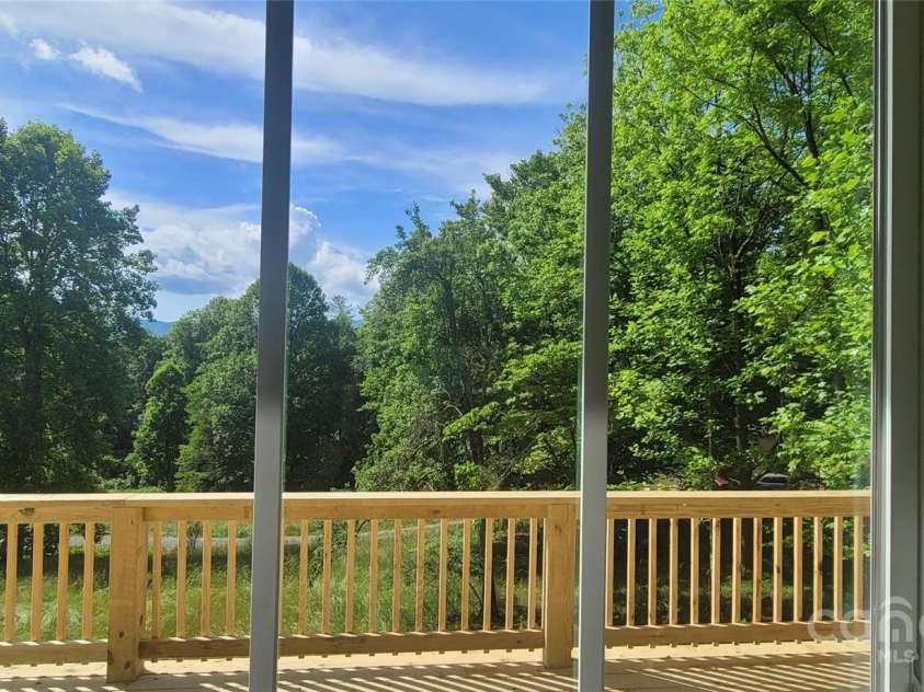 132 Connestee Road, Brevard, NC 28712.  MLS# CAR4263922, YatesRealty ID 29713. 