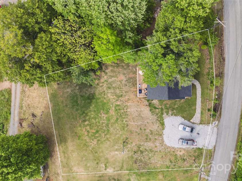 132 Connestee Road, Brevard, NC 28712.  MLS# CAR4263922, YatesRealty ID 29713. 
