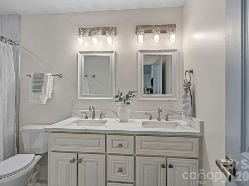 7110 Rockcliff Court, Charlotte, NC 28210.  MLS# CAR4388257, YatesRealty ID 29713. 