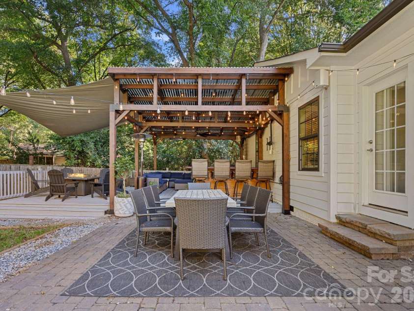 7110 Rockcliff Court, Charlotte, NC 28210.  MLS# CAR4388257, YatesRealty ID 29713. 