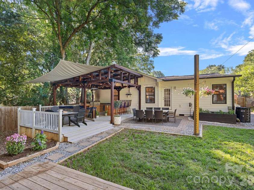 7110 Rockcliff Court, Charlotte, NC 28210.  MLS# CAR4388257, YatesRealty ID 29713. 