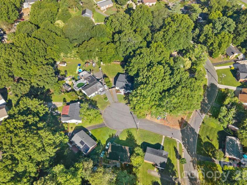 7110 Rockcliff Court, Charlotte, NC 28210.  MLS# CAR4388257, YatesRealty ID 29713. 