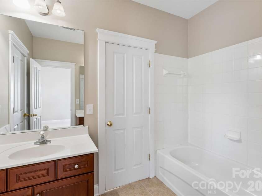 10208 Tolleson Avenue, Charlotte, NC 28277.  MLS# CAR4369017, YatesRealty ID 29714. 