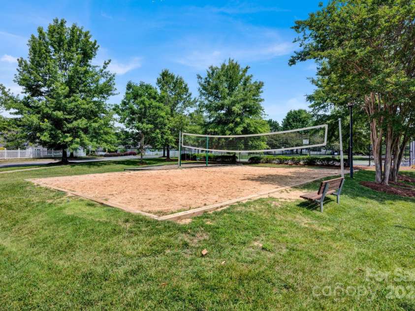 3351 Streamside Drive, Davidson, NC 28036.  MLS# CAR4268849, YatesRealty ID 29714. Community Volleyball Court