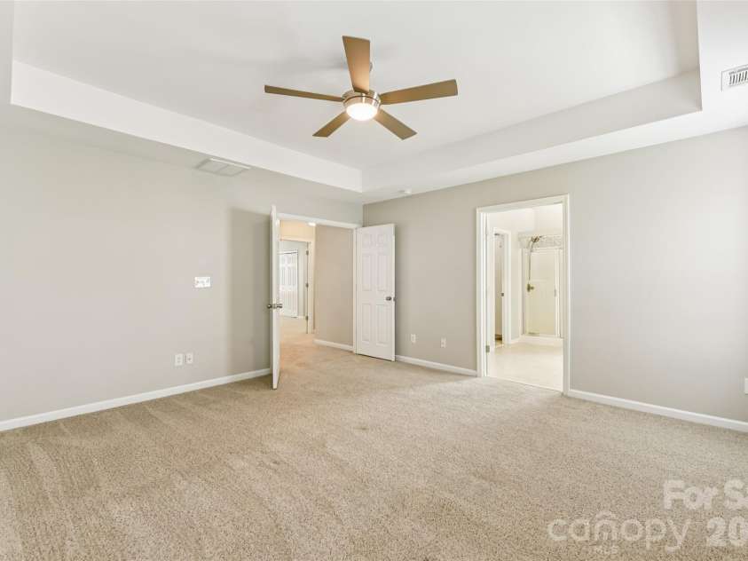 3351 Streamside Drive, Davidson, NC 28036.  MLS# CAR4337452, YatesRealty ID 29714. 