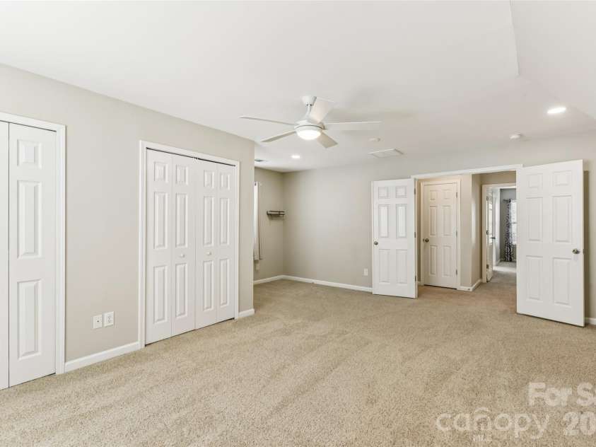 3351 Streamside Drive, Davidson, NC 28036.  MLS# CAR4337452, YatesRealty ID 29714. 