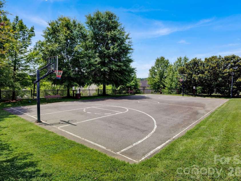 3351 Streamside Drive, Davidson, NC 28036.  MLS# CAR4337452, YatesRealty ID 29714. 