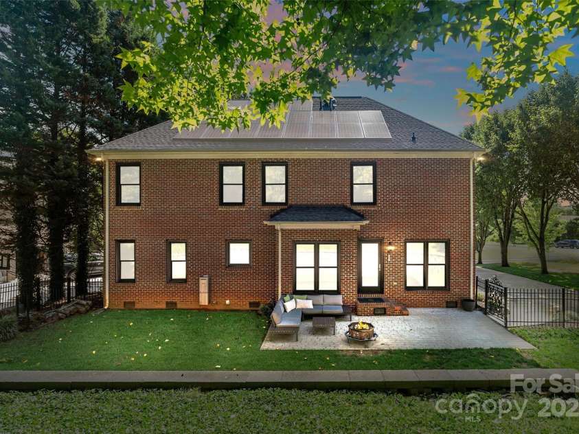 121 Canterbury Crossing, Fort Mill, SC 29708.  MLS# CAR4270882, YatesRealty ID 29715. 