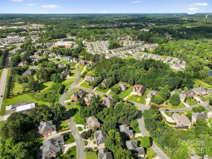 121 Canterbury Crossing, Fort Mill, SC 29708.  MLS# CAR4270882, YatesRealty ID 29715. 