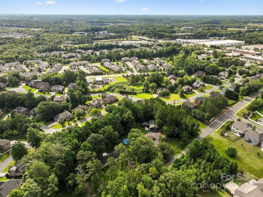 121 Canterbury Crossing, Fort Mill, SC 29708.  MLS# CAR4270882, YatesRealty ID 29715. 
